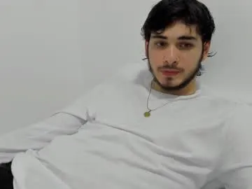 IORio2 – webcam model profile photo Image 7