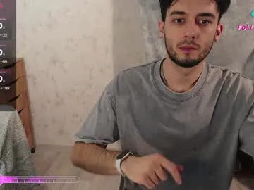 TOP_po – webcam model profile photo Image 2