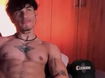 TOP_po – webcam model profile photo Image 18