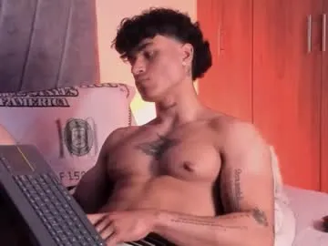 TOP_po – webcam model profile photo Image 9