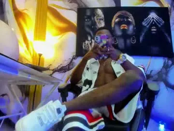 ginwood – webcam model profile photo Image 19