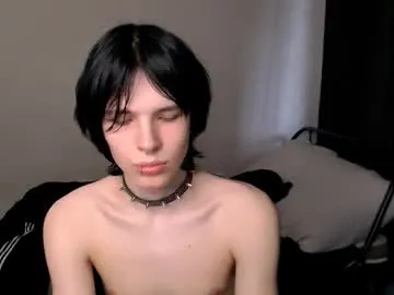 IORio2 – webcam model profile photo Image 10