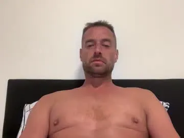 Sun-Moon – webcam model profile photo Image 17