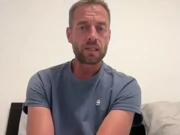 Sun-Moon – webcam model profile photo Image 2