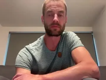 Sun-Moon – webcam model profile photo Image 3