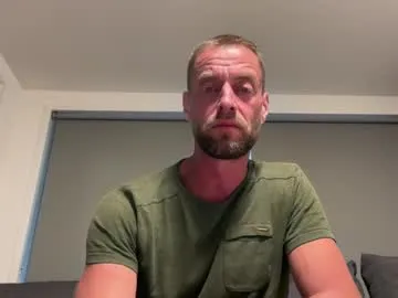 Sun-Moon – webcam model profile photo Image 9