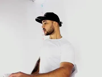 tumbles05 – webcam model profile photo Image 8