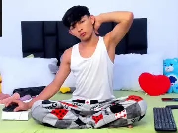 glasses_cat – webcam model profile photo Image 2