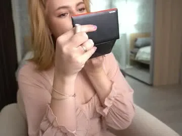 millemimi – webcam model profile photo Image 14