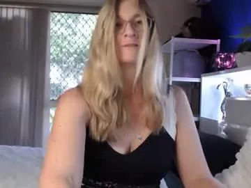 loveydevil7 – webcam model profile photo Image 10