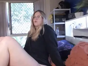 loveydevil7 – webcam model profile photo Image 17