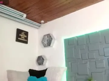 twl8vibe – webcam model profile photo Image 5