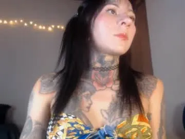 NaughtyInGlasses – webcam model profile photo Image 5