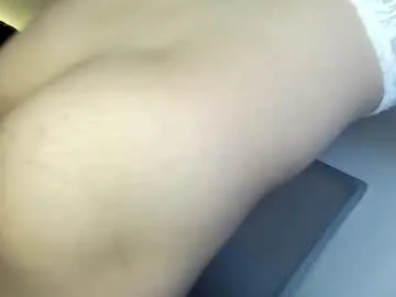 raisawetsx – webcam model profile photo Image 9