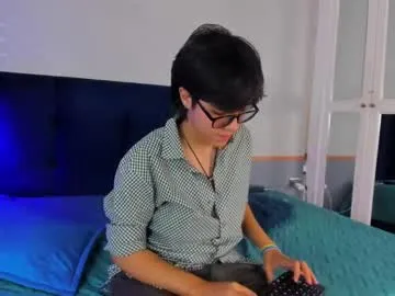 emmilychevalier – webcam model profile photo Image 3