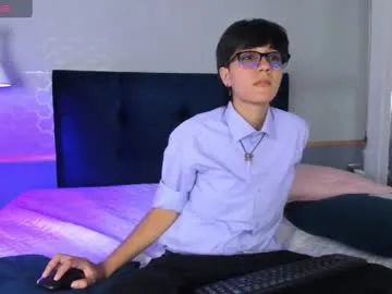 emmilychevalier – webcam model profile photo Image 7