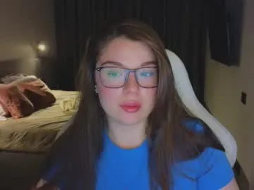 oops_my_english – webcam model profile photo Image 13