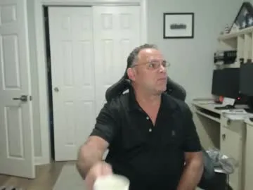 kinksubbydubby – webcam model profile photo Image 12