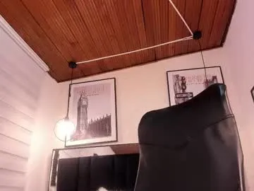 julliemilf – webcam model profile photo Image 18