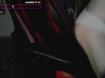 Ninjainia – webcam model profile photo Image 3