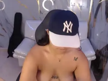 Sugarlina – webcam model profile photo Image 13