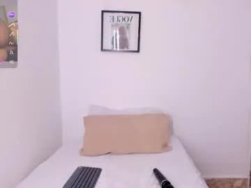 Linnea – webcam model profile photo Image 13