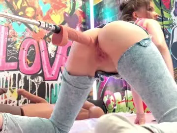 curly_greeneyed – webcam model profile photo Image 15