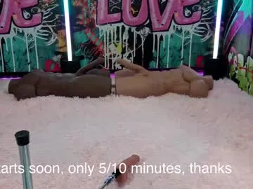 curly_greeneyed – webcam model profile photo Image 5