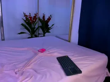 lucretiaburnaugh – webcam model profile photo Image 6