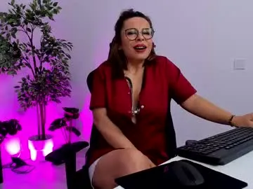 softienymph – webcam model profile photo Image 5