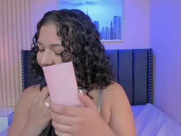 -VikkiL0vesCheese- – webcam model profile photo Image 14