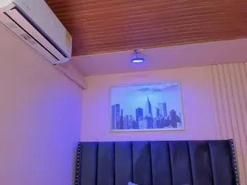 -VikkiL0vesCheese- – webcam model profile photo Image 17