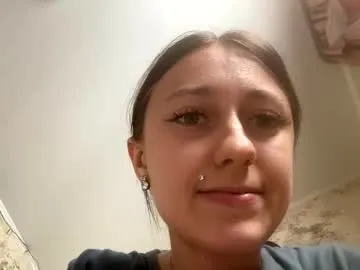 raisawetsx – webcam model profile photo Image 18