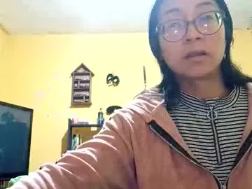 raisawetsx – webcam model profile photo Image 13