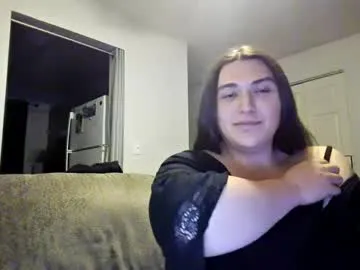 IORio2 – webcam model profile photo Image 7