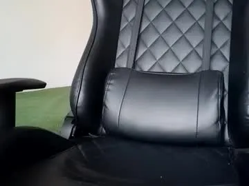 LollyMille – webcam model profile photo Image 11