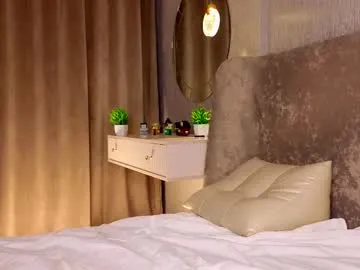 penny_lust – webcam model profile photo Image 3