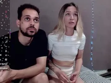 miaandmolly_ – webcam model profile photo Image 2