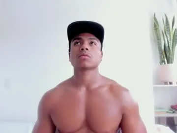 octavarium211 – webcam model profile photo Image 2