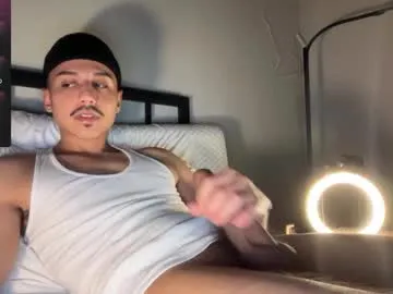 octavarium211 – webcam model profile photo Image 8