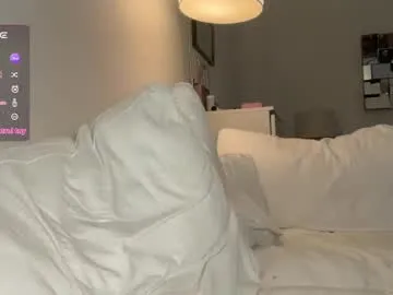 millemimi – webcam model profile photo Image 11