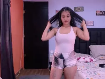 YoungSquad – webcam model profile photo Image 5