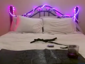 lucretiaburnaugh – webcam model profile photo Image 3