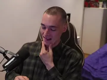 jucieLussie – webcam model profile photo Image 13