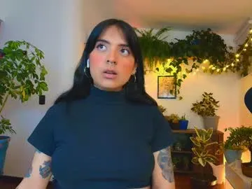 millemimi – webcam model profile photo Image 4