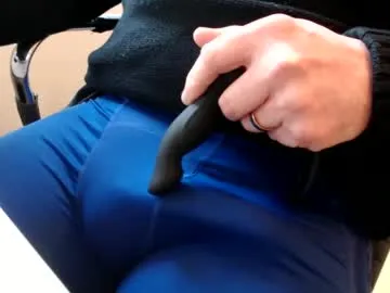 yorkiemanuk – webcam model profile photo