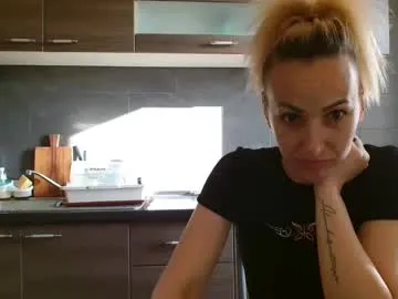 dlllvi – webcam model profile photo Image 6