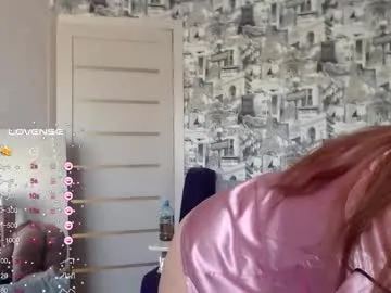 Linnea – webcam model profile photo Image 13