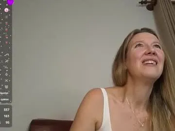 Blonde_sexy21 – webcam model profile photo Image 2