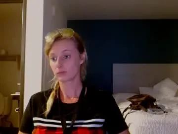 IORio2 – webcam model profile photo Image 12